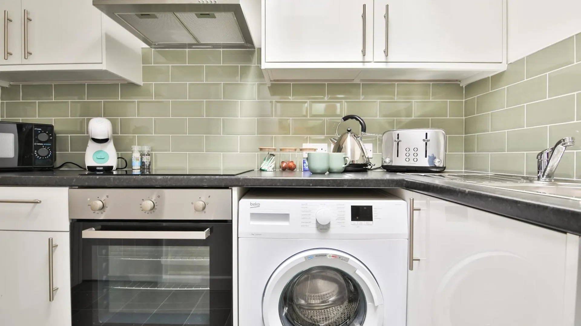 Urban 2-Bed House - 6 Mins Away From City Centre! Κάρντιφ