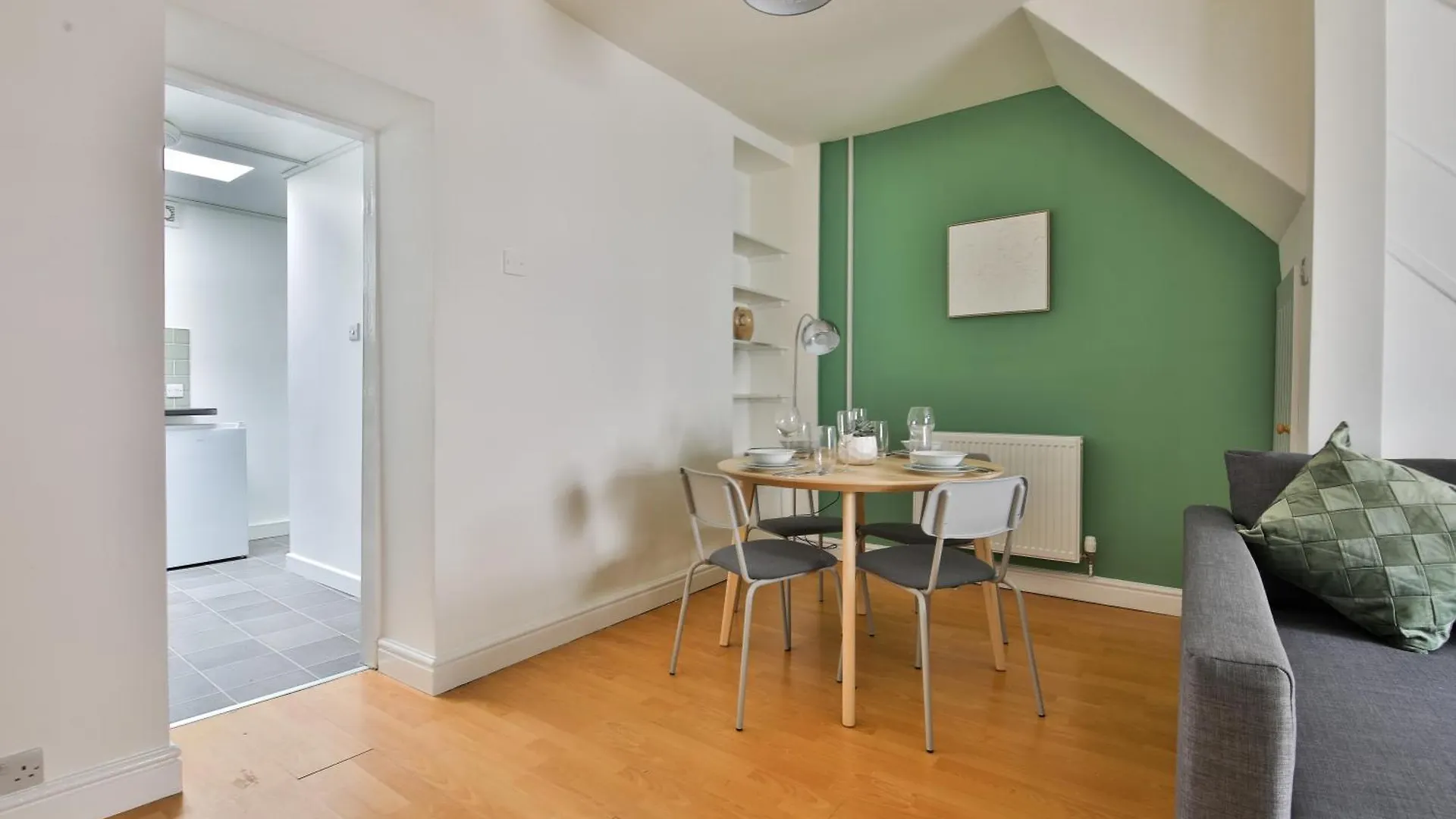 Urban 2-Bed House - 6 Mins Away From City Centre! Κάρντιφ