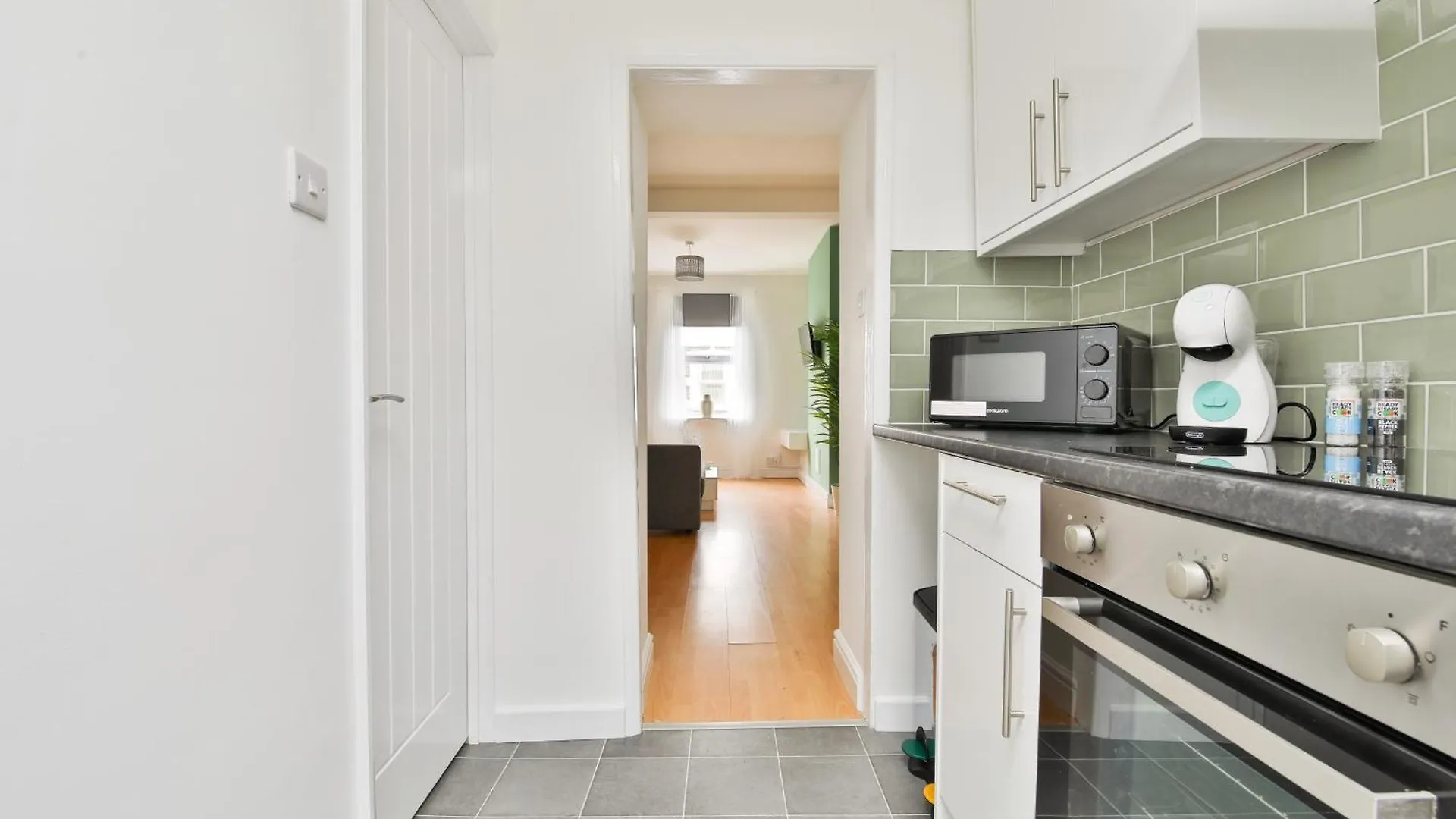 Urban 2-Bed House - 6 Mins Away From City Centre! Κάρντιφ 0*,  Ηνωμένο Βασίλειο